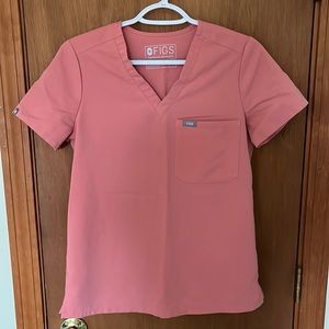 Figs coral one pocket top - XS